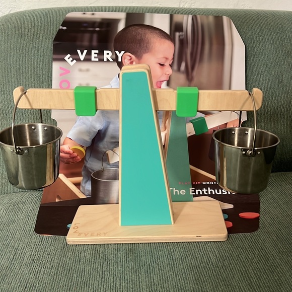 Lovevery The Enthusiast Play Kit (partial) - 28, 29, 30 Months - Picture 5 of 12